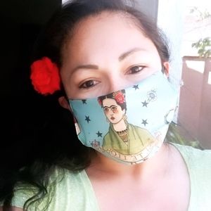 Face mask Frida print